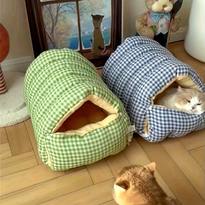 Winter All Around Enclosed Cat Bed