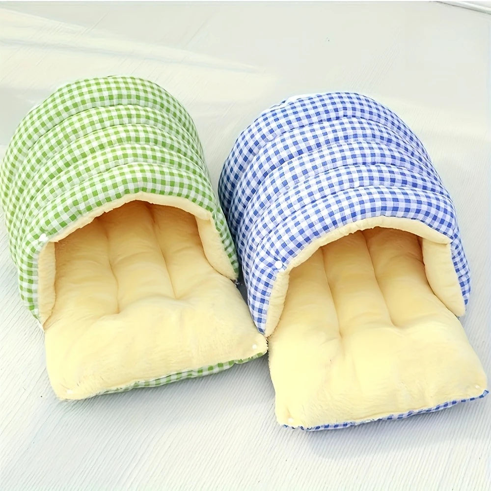 Winter All Around Enclosed Cat Bed